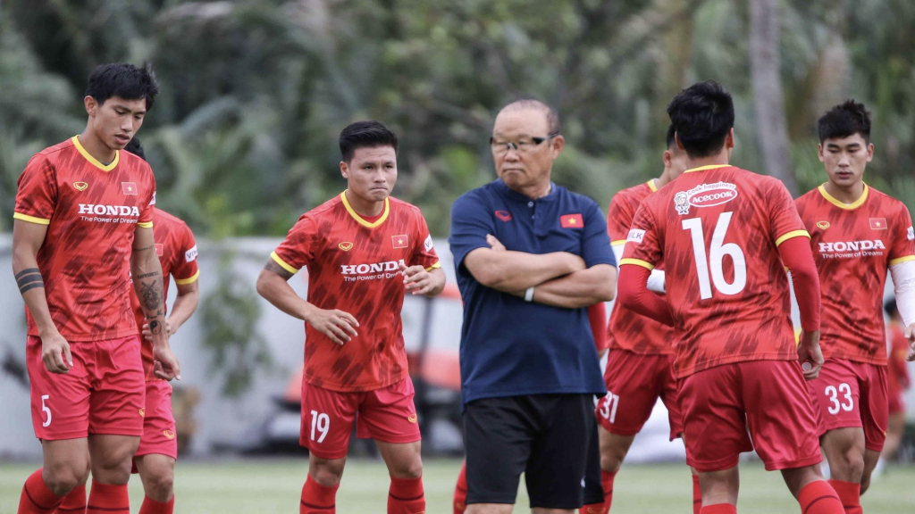 HLV Park gọi quân số đông chưa từng có cho AFF Cup 2022, Quang Hải có tên