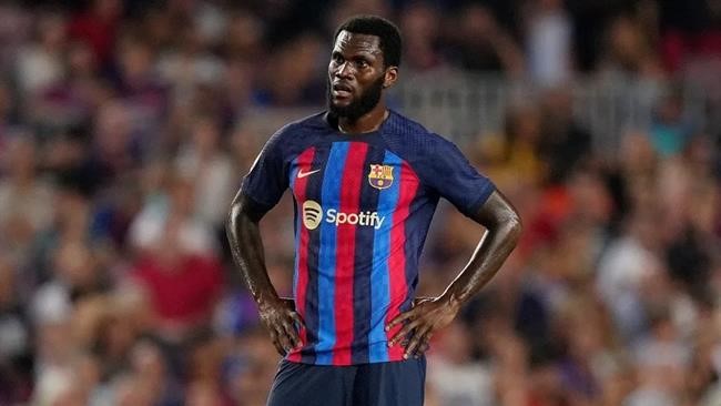 Kessie bất mãn với Barcelona, Arsenal sáng cửa chiêu mộ