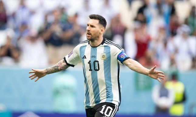 Messi, Pedri và tuyệt tác trên cát tại Qatar