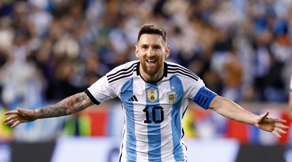 Messi và dàn sao Argentina hội quân ở UAE, sẵn sàng săn vàng World Cup 2022