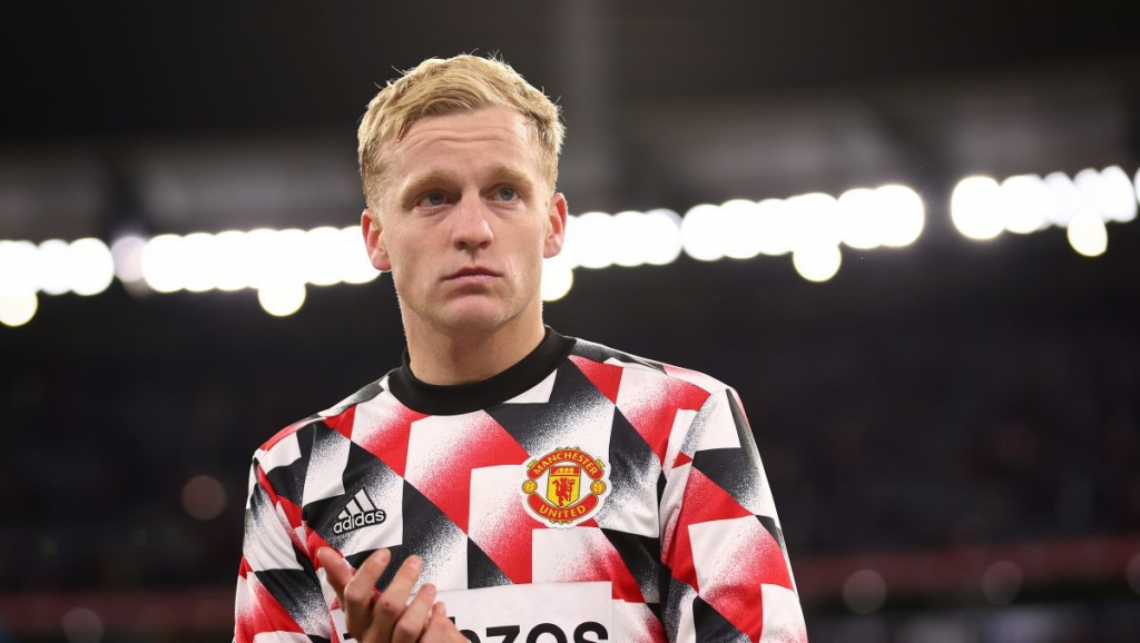 MU tái đấu Aston Villa: Van de Beek hãy tỏa sáng khi còn có thể!