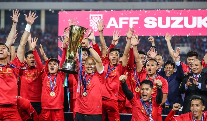 Nâng tầm bóng đá Việt Nam, HLV Park Hang Seo được Thái Lan tôn vinh