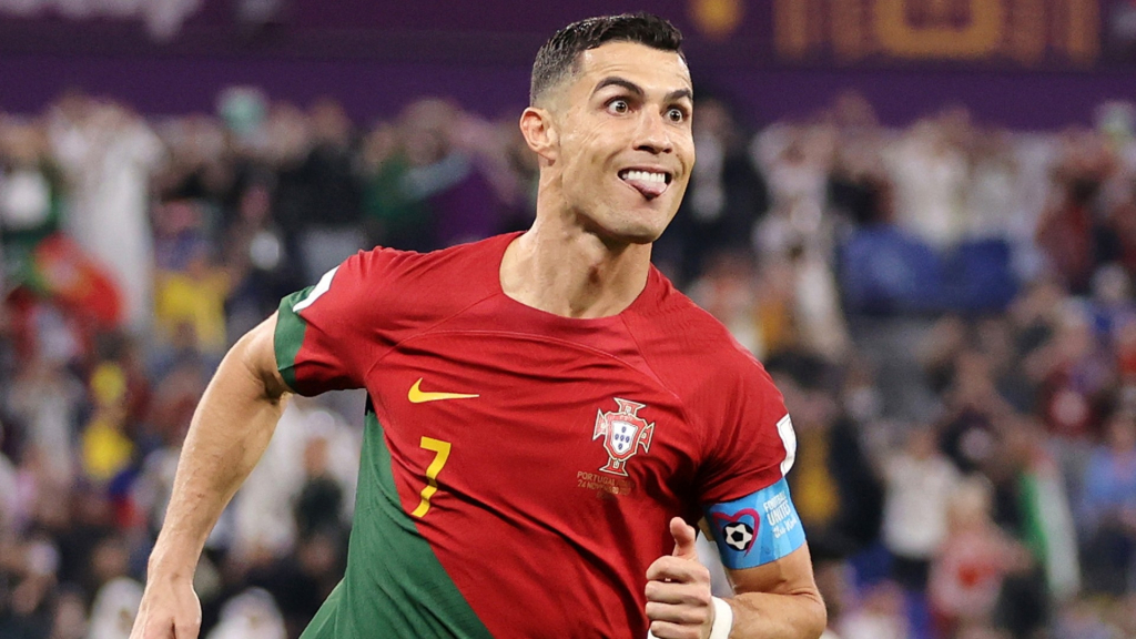 Rời MU, Ronaldo được mời ký hợp đồng trị giá gần 200 triệu bảng