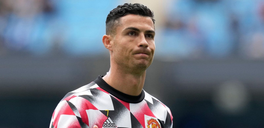Ronaldo bất ngờ nhận án phạt ngay trước trận ra quân World Cup 2022