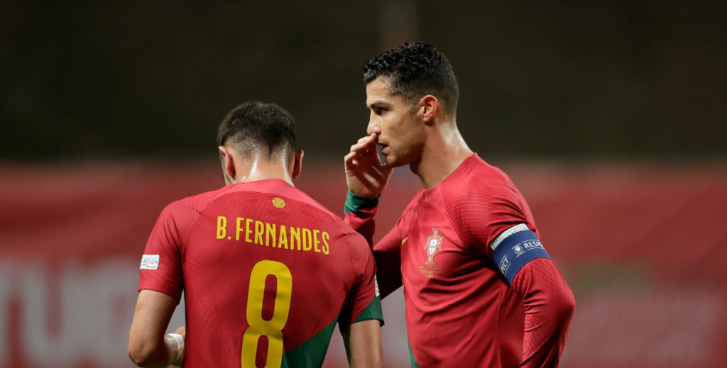 Lộ thông điệp Ronaldo nói với Bruno Fernandes, làm rõ nghi vấn mâu thuẫn ở BĐN