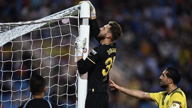 Dở khóc dở cười với sự cố khiến Việt Nam “muối mặt” trước Dortmund