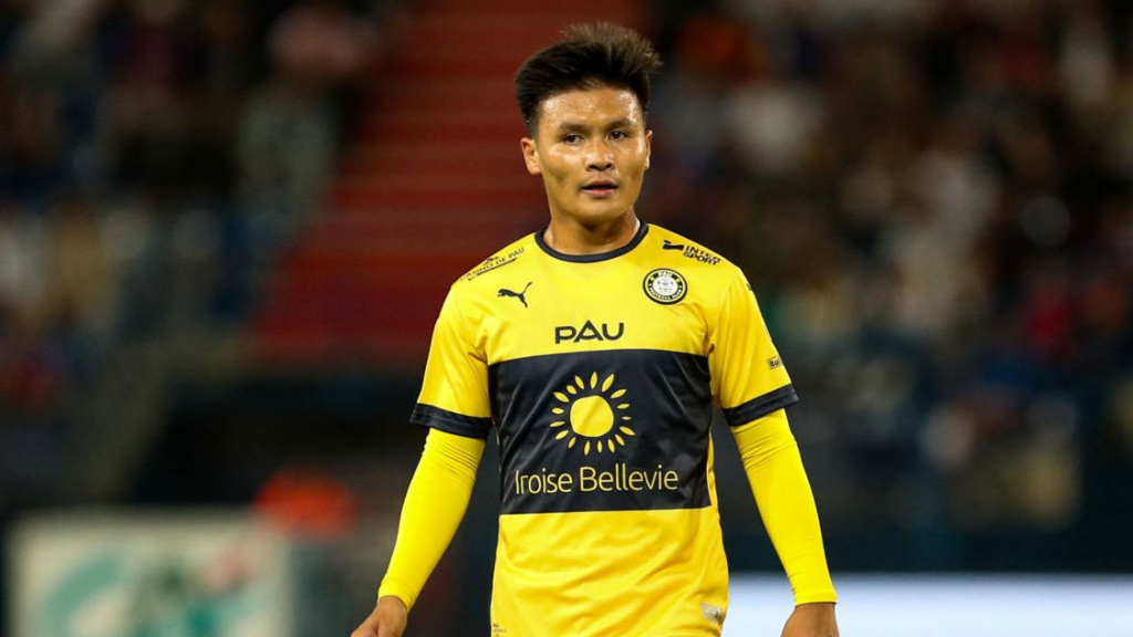 Vì sao Quang Hải “mất tích” trong 2 trận liên tiếp của Pau FC?