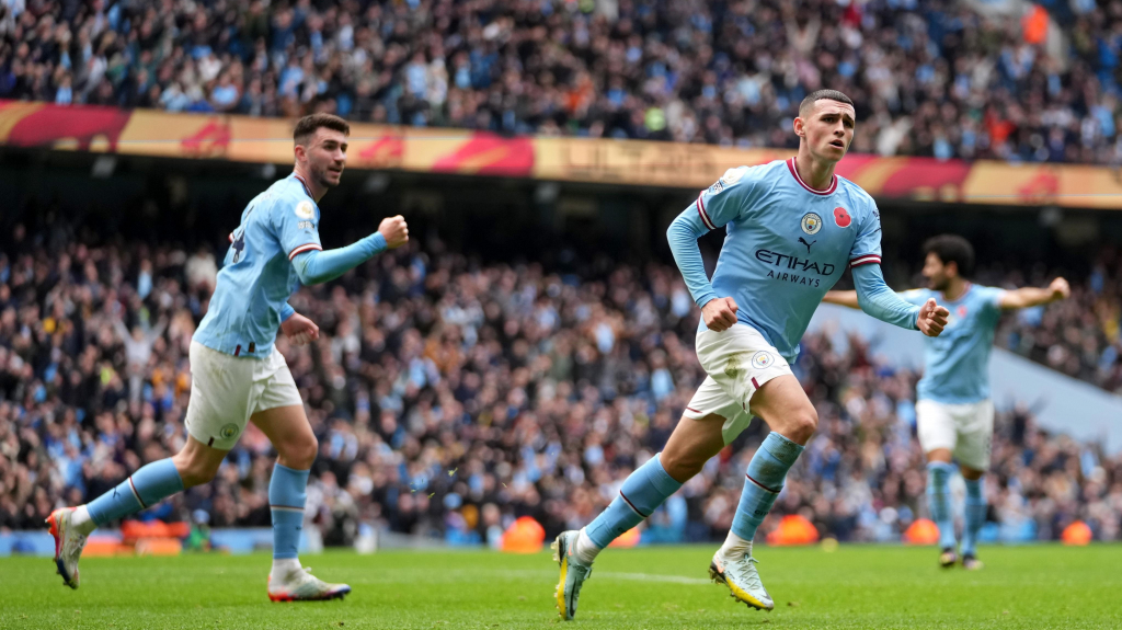 VIDEO: Foden bắt vô lê một chạm, 'phóng tên lửa' cháy lưới Brentford