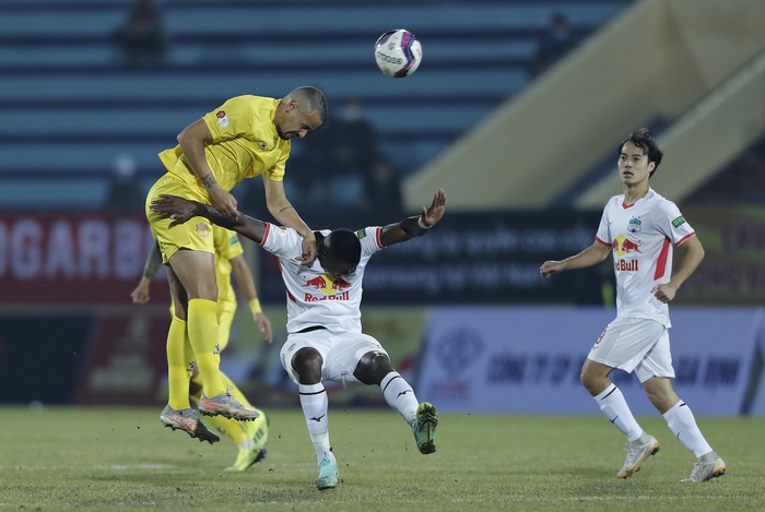 Soi kèo HAGL vs Nam Định, 18h00 ngày 4/11, V-League