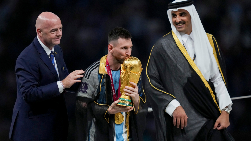 ‘Áo nhà vua World Cup’ của Messi được hỏi mua với giá hàng triệu USD