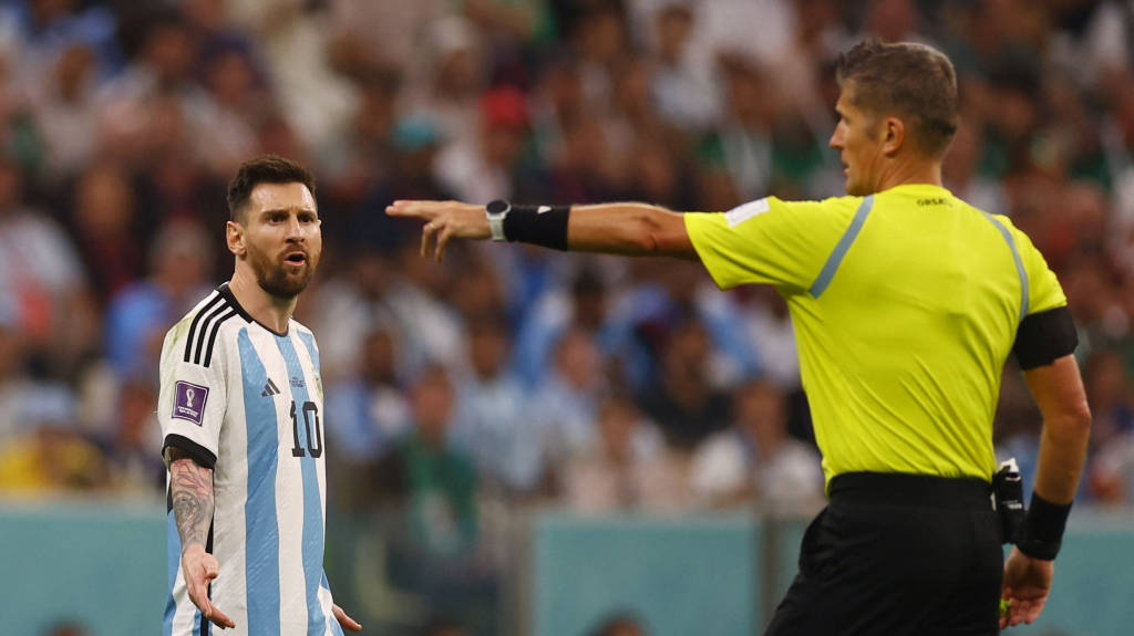 Argentina đón tin vui từ trọng tài ở trận bán kết với Croatia