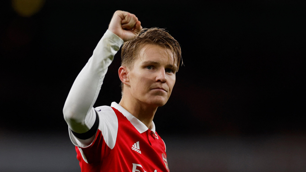 Bị Liverpool chèo kéo rời Arsenal, Odegaard tuyên bố đanh thép