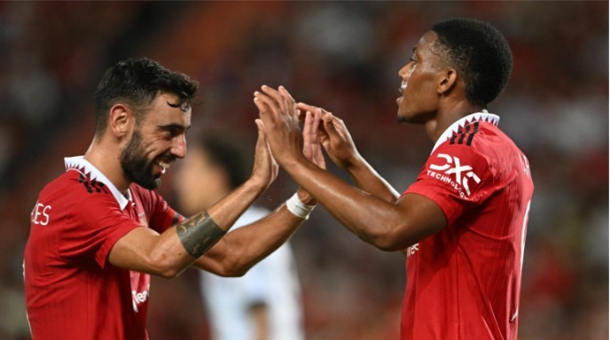 Bruno Fernandes hứa điều đặc biệt, Martial sáng cửa cống hiến cho MU