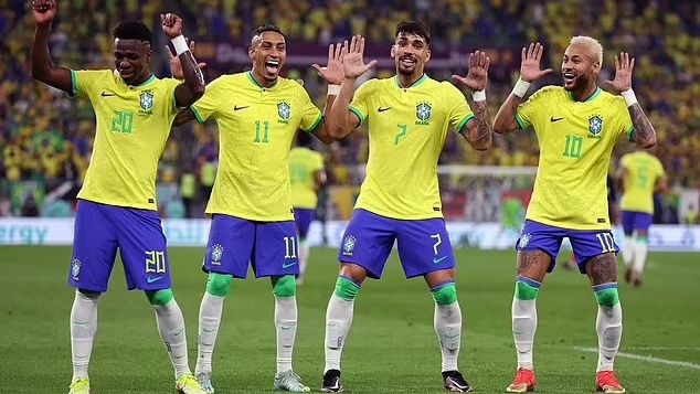 Đáp trả Roy Keane, Vinicius Jr tuyên bố Brazil sẽ 'tiếp tục nhảy múa'