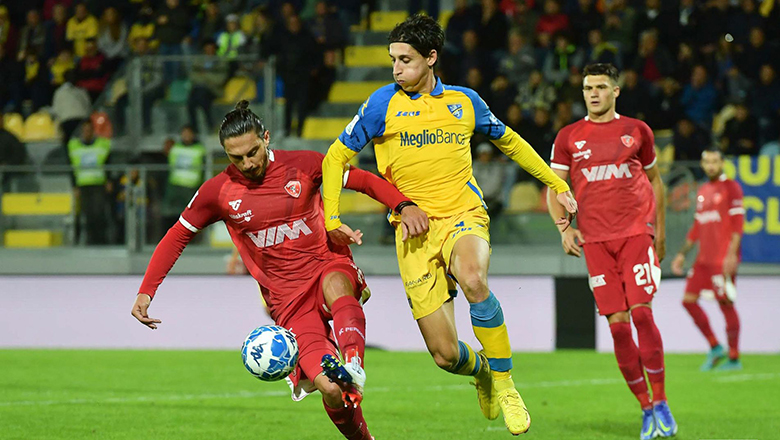 Soi kèo Frosinone vs Pisa, 02h30 ngày 12/12, Hạng 2 Italia