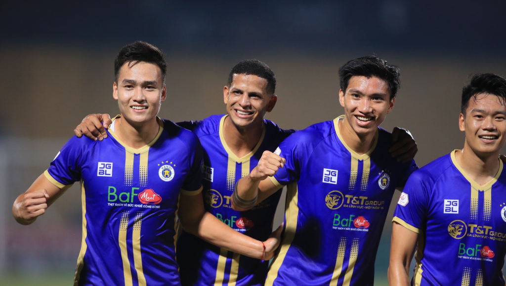 Hà Nội FC sắp gia hạn nhân tố quan trọng, lộ thời điểm ra mắt tân HLV trưởng