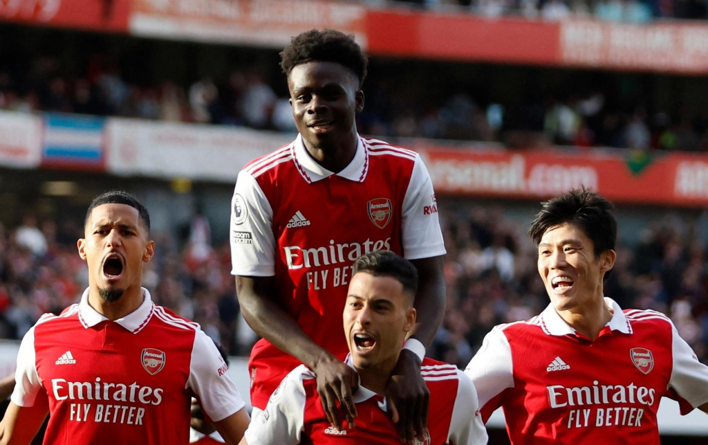 Không phải Saka, ngôi sao hàng thủ mới là tương lai của Arsenal