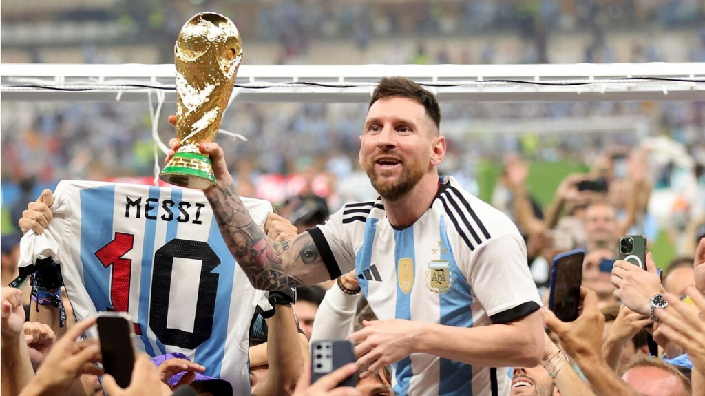 Không vô địch World Cup, Messi vẫn là cầu thủ vĩ đại nhất lịch sử