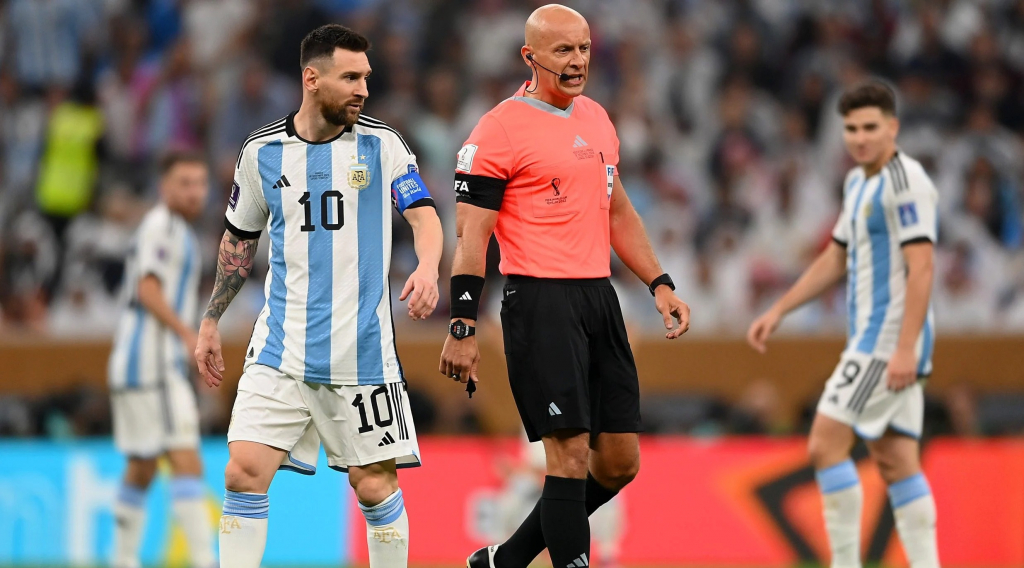Messi cảm ơn trọng tài bắt chính trận chung kết World Cup 2022