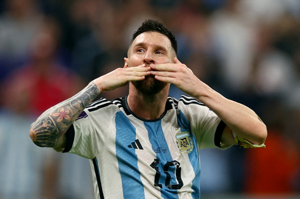 Messi làm điều chưa từng có ở tuổi 35, hàng loạt huyền thoại ngả mũ thán phục