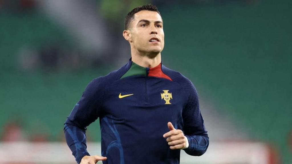 Ronaldo bất ngờ xuất hiện trên sân tập của Real Madrid, lộ bến đỗ tương lai