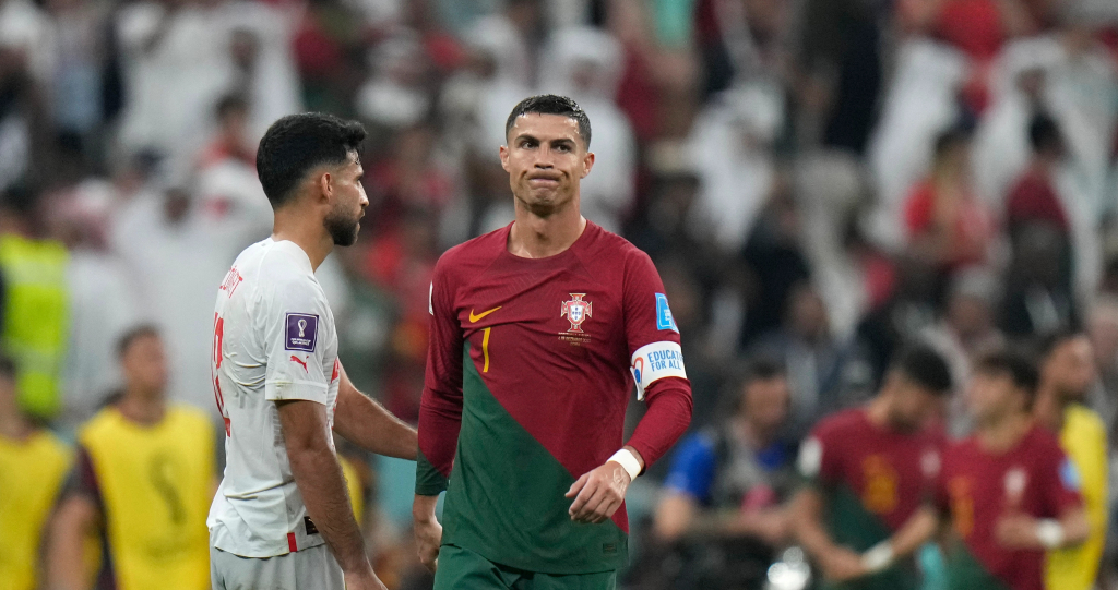 Ronaldo lại có hành động gây 