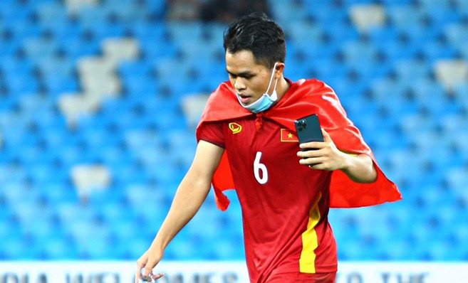Đội trưởng U23 Việt Nam “mang tiền về cho mẹ” xây nhà biệt thự