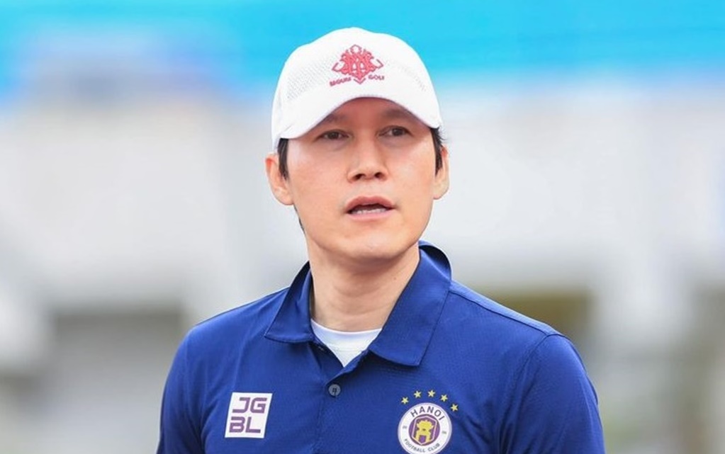 NÓNG: Hà Nội FC bất ngờ chia tay HLV Park Choong Kyun