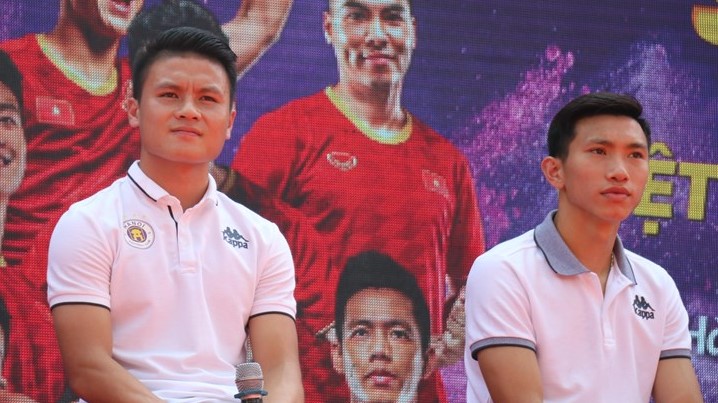 Quang Hải, Văn Hậu làm điều đặc biệt khi Hà Nội FC hoãn thi đấu