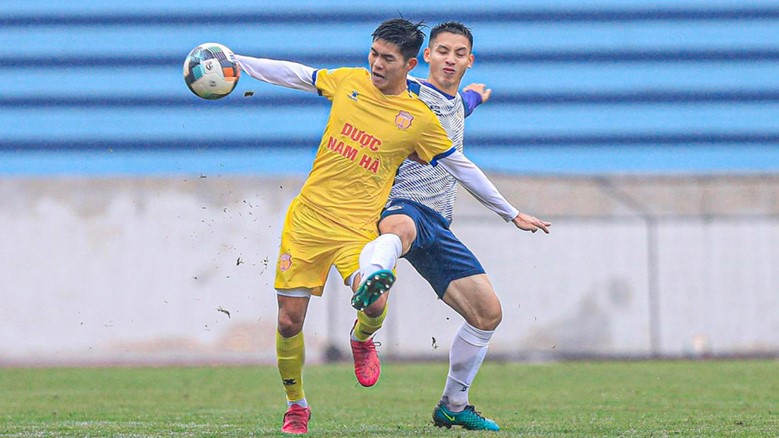 Hà Nội FC bị Nam Định cầm hòa trong ngày vắng Quang Hải