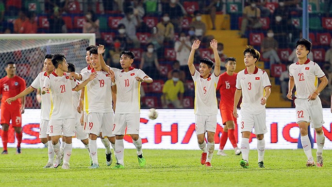 HLV U23 Việt Nam lên dây cót tinh thần trước màn đối đầu U23 Thái Lan