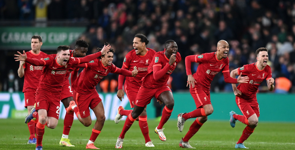 Lên ngôi cùng Liverpool, Van Dijk gửi lời thách thức các đối thủ