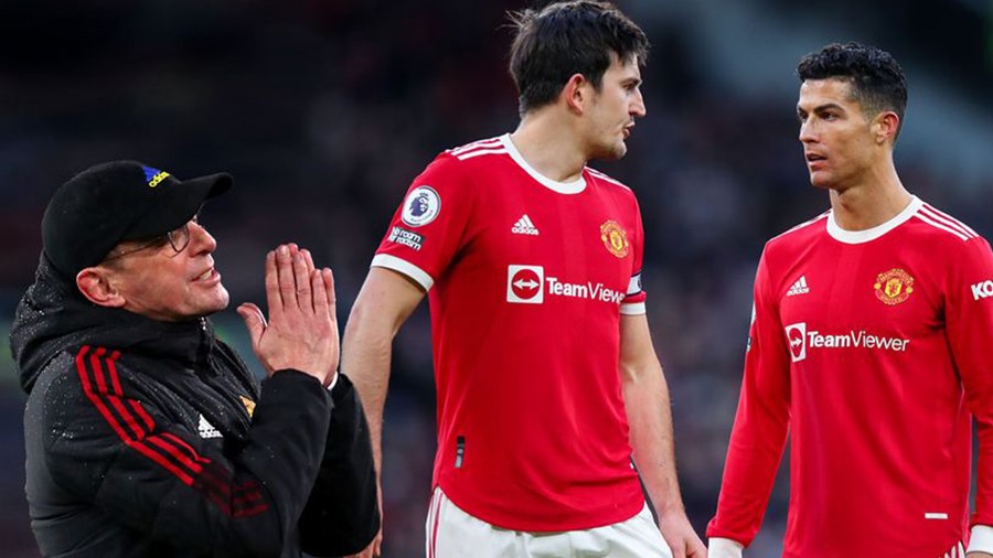 Rangnick ra phán quyết chuyện Ronaldo thay Maguire làm đội trưởng MU