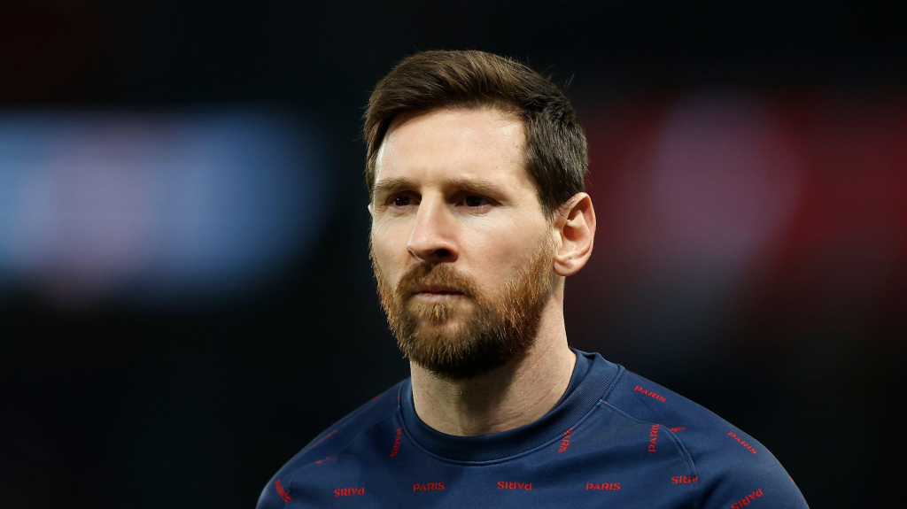 Messi trình làng “diện mạo” mới khi trở lại PSG từ Barcelona