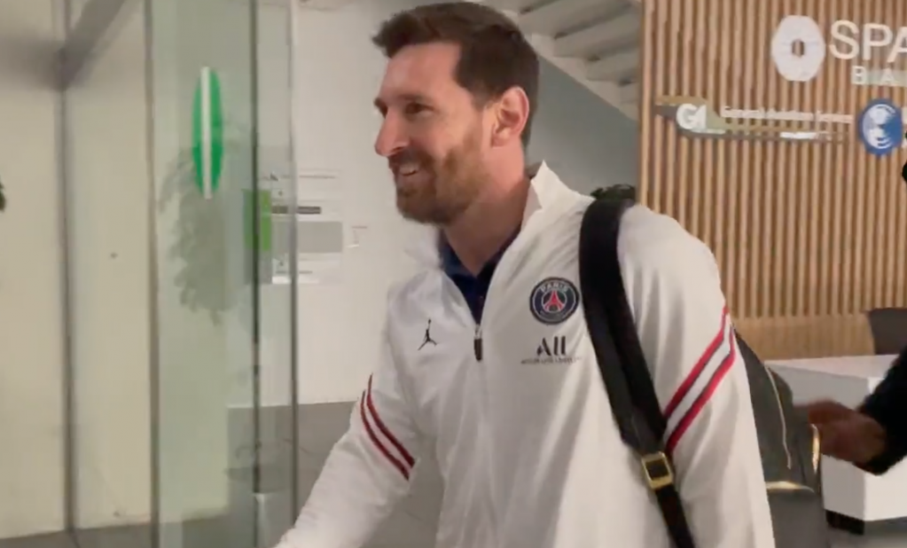 Messi bất ngờ trở lại Barcelona ngay sau khi rực sáng ở Paris
