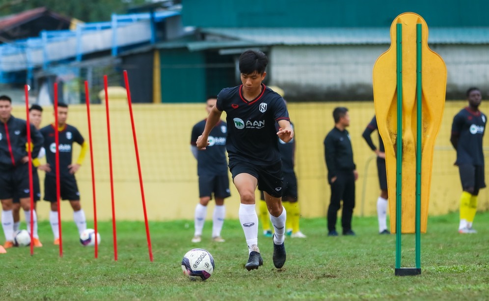 CHÙM ẢNH: SLNA quyết tâm cao trước trận ra quân V.League 2022