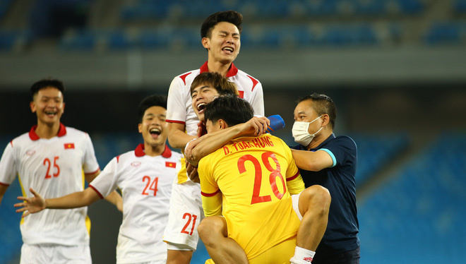 U23 Việt Nam vào chung kết: Vui sao nước mắt lại trào