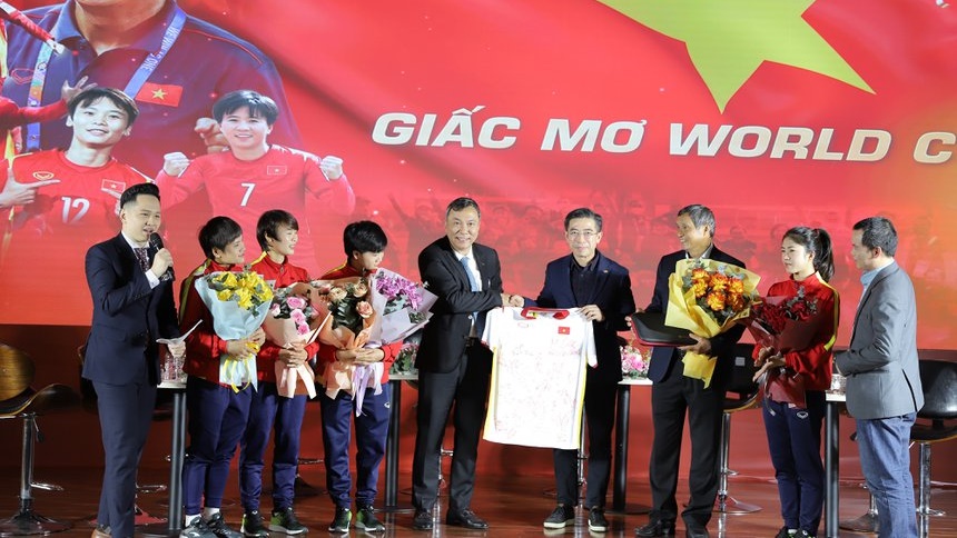 Cầu thủ nữ Việt Nam được FPT tạo điều kiện việc làm khi giải nghệ