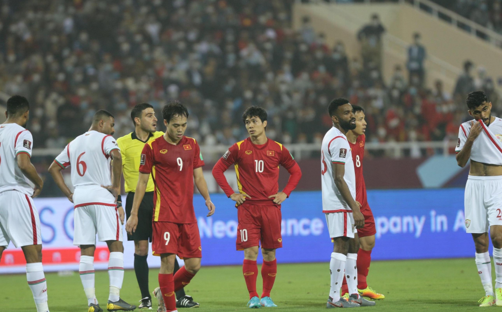 ĐT Việt Nam bị “phạt” sau trận thua trước Oman