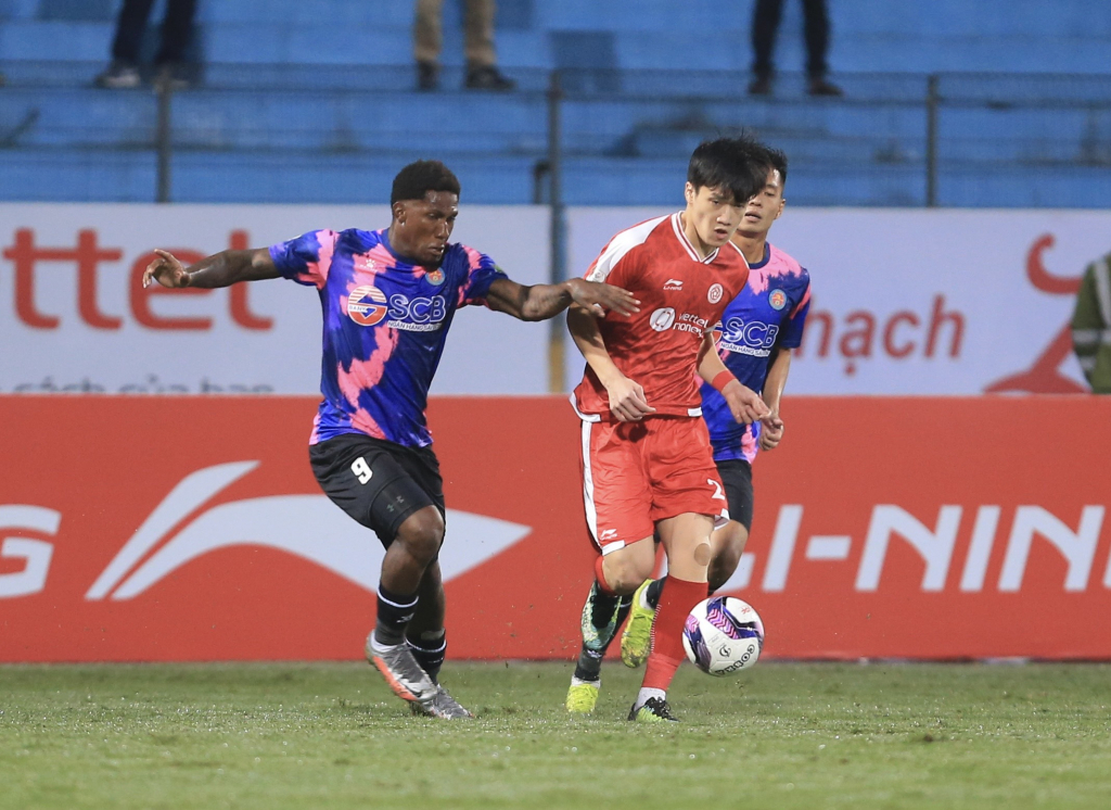 Thắng nhọc Sài Gòn, Viettel vươn lên dẫn đầu BXH V.League 2022