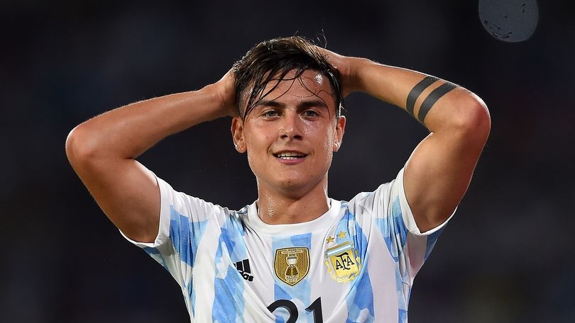 Man City cần phải tỉnh táo, để 'né thính' của Paulo Dybala