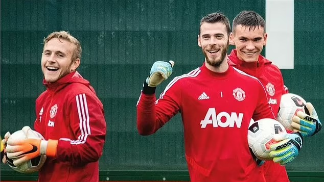 Thủ môn MU giã từ sự nghiệp ở tuổi 23, De Gea bày tỏ sự tiếc nuối