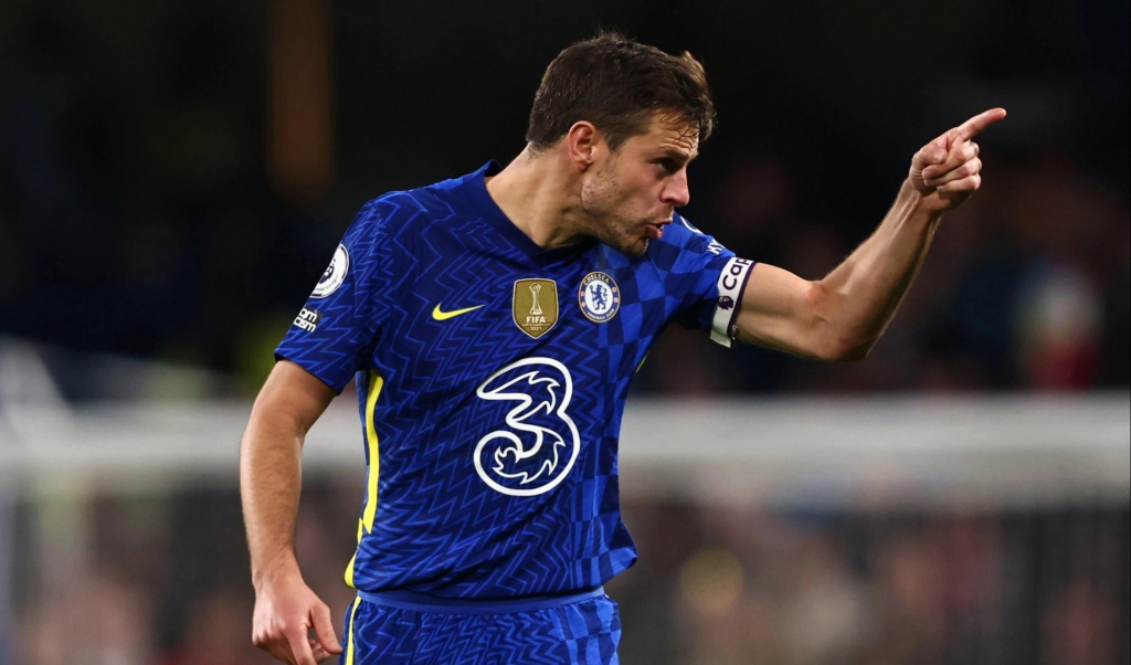 CĂNG: Azpilicueta cãi tay đôi với CĐV Chelsea sau trận thua Arsenal