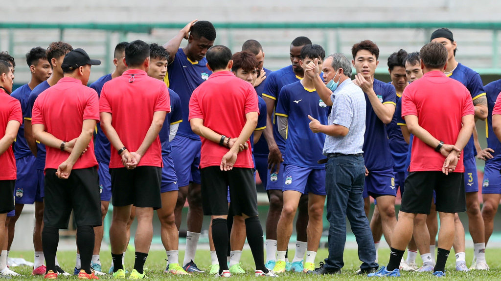 Bầu Đức tiếp sức cho cầu thủ HAGL trước trận ra quân tại AFC Champions League