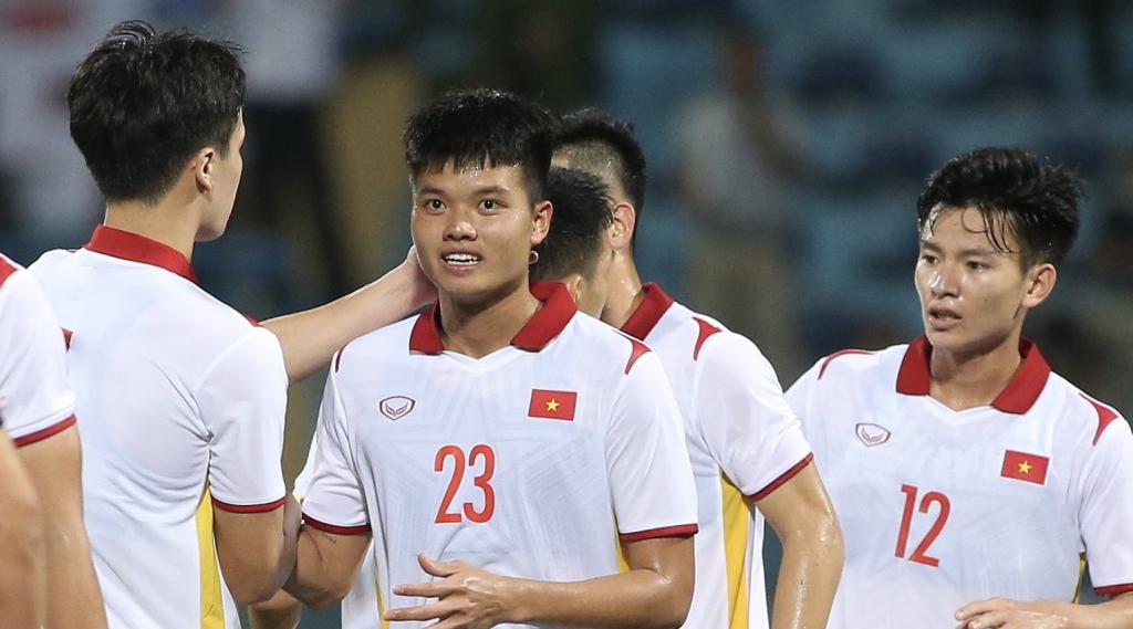 Vé “chợ đen” xem U23 Việt Nam ở SEA Games 31 tăng gấp đôi