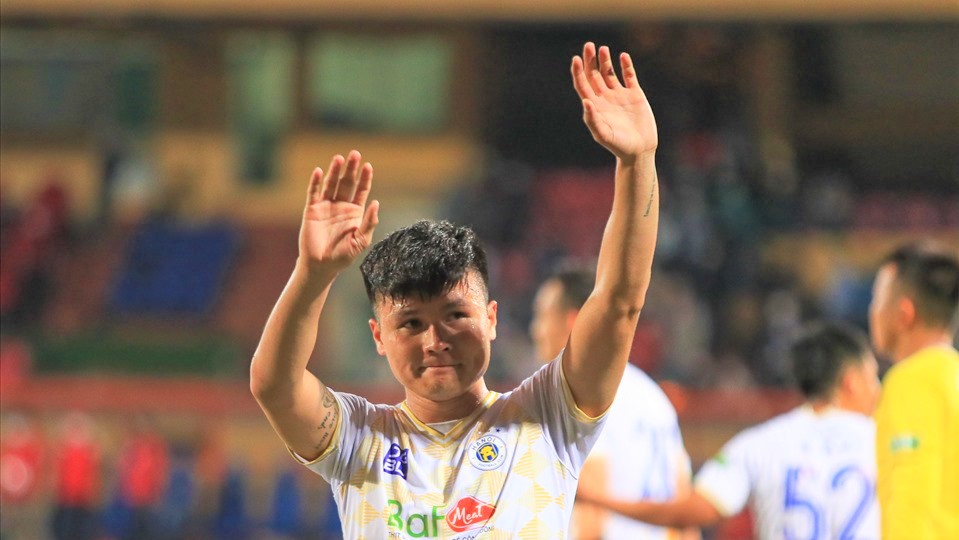 Quang Hải và cảnh tượng hiếm thấy: Khi V.League tạm biệt một ngôi sao