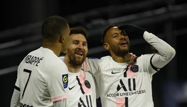 Khi Messi nhường sân khấu cho Mbappe và Neymar