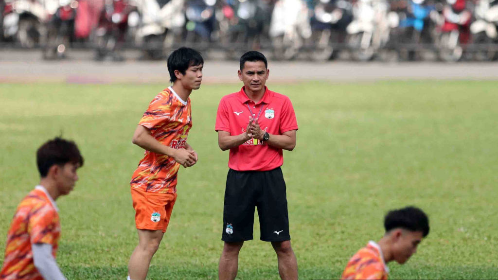 Kiatisak từ bỏ lối đá sở trường, cùng HAGL tạo bất ngờ ở AFC Champions League