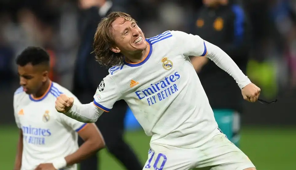 Pha kiến tạo trivela của Modric đi vào lịch sử cúp C1