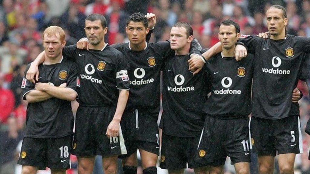 Roy Keane chọn Ronaldo, gạch tên Scholes, Ferdinand khỏi đội hình vĩ đại của MU